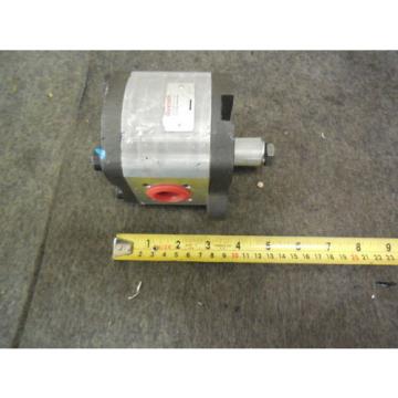 NEW REXROTH GEAR PUMP # F000510500 # 03W19-7361-P104617-148