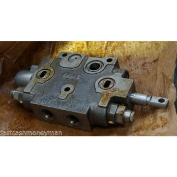 OSHKOSH MILITARY TRUCK HYDRAULIC VALVE 16-02-552-248 2CX109 4810-01-226-2224