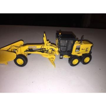 2005 First Gear Komatsu GD 655 Grader W/plow Diecast Toy Construction