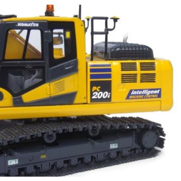 KOMATSU PC200i-10 Japanese Edition INTELLIGENT MACHINE 1/50 By Universal Hobbies