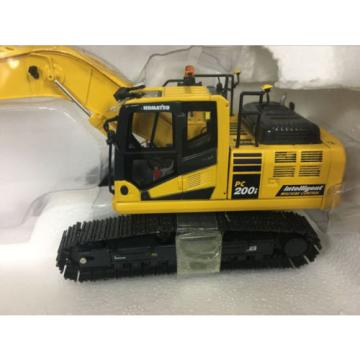 KOMATSU PC200i-10 INTELLIGENT MACHINE 1/50 scale model by Universal Hobbies