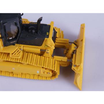 1:50 DieCast Komatsu D61EX Construction Universal Hobbies Collection UH8000