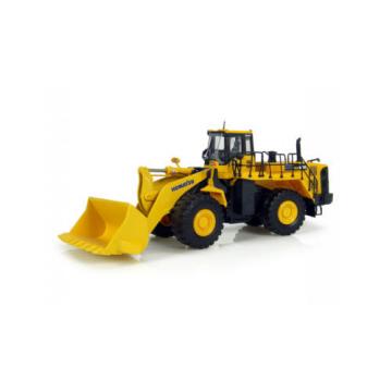 Universal Hobbies UH 8008 Komatsu WA600-6 Four Wheel Loader Diecast Scale 1:50