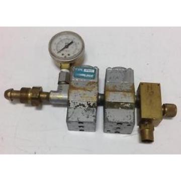 LINDE GAS REGULATOR FLOW METER R-502