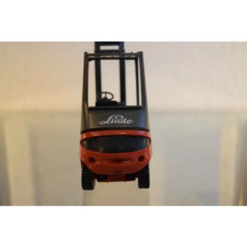 Gabelstapler Linde Metall 1:24 LGB