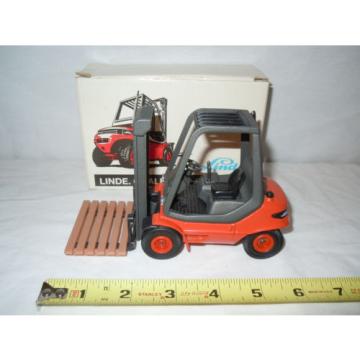 Linde Fork Lift   By Schuco/Gama  1/25th Scale