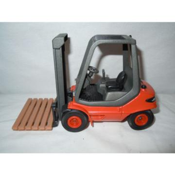 Linde Fork Lift   By Schuco/Gama  1/25th Scale