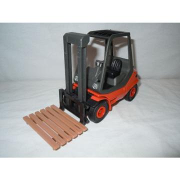 Linde Fork Lift   By Schuco/Gama  1/25th Scale