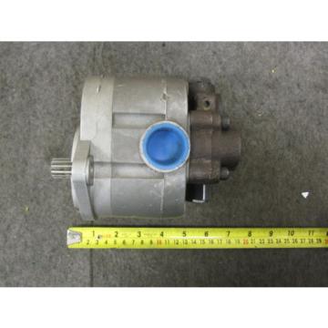 NEW DANFOSS HYDRAULIC PUMP # 163Y1162 WITH VALVE