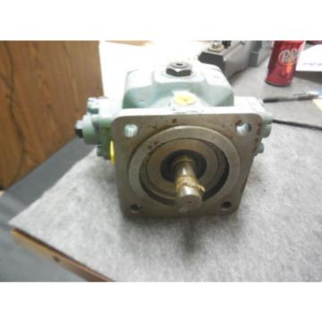 BOSCH VARIABLE VANE PUMP 0513600101