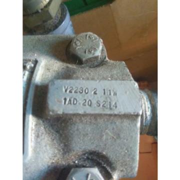 Vickers vane pump 2884865 v2230 2 11w  hydrologic oil fluid great condition