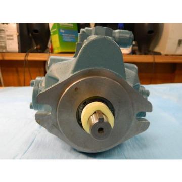 Origin DAIKIN V-SERIES HYDRAULIC PISTON PUMP V15A1RY-95 NIB