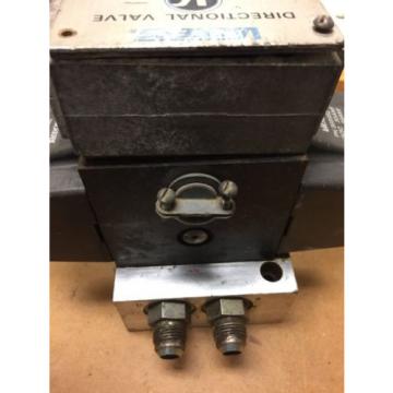 VICKERS DG4S4W-012C-B-60 - 02-120015 Hydraulic Directional Pilot Valve  Loc 92A