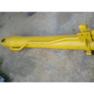 KOMATSU PC300-6 BOOM CYCLINER