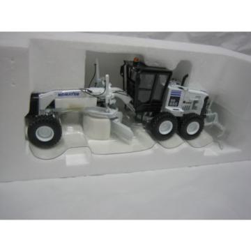 Komatsu GD 655 motor Grader, 1:50 scale by First Gear &#034;white&#034;