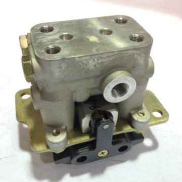 Komatsu 702-16-01540 OEM NEW Pilot Valve PC100-6, PC120-6H, PC128US-2, PC130-6..